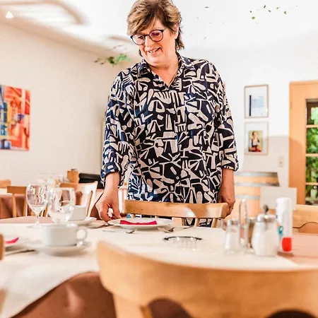 ホテル Gaestehaus Hellmer